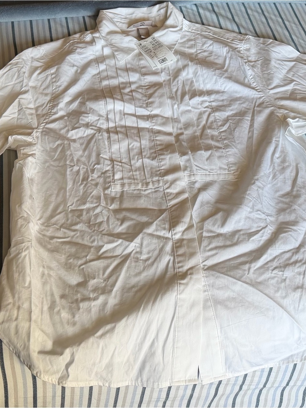 H&M White Pleated Front Dress Shirt